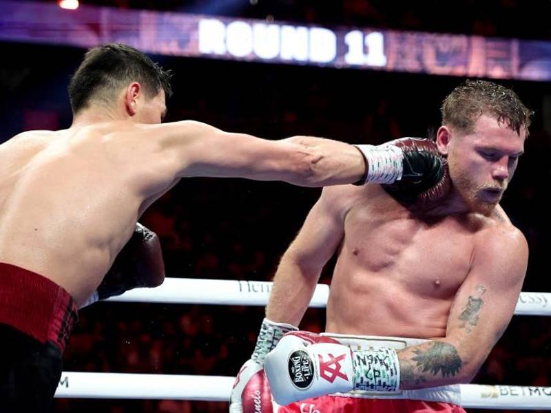 Dmitry Bivol retuvo el título de peso semipesado de la Asociación Mundial de Boxeo al imponerse por decisión unánime al mexicano Saúl ‘Canelo’ Álvarez, c