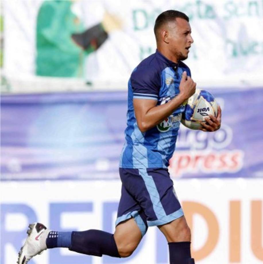 El delantero Erick Andino, que jugó con el Real de Minas, anhela volver a vestir la camisa del Motagua. “Yo de Motagua salí muy contento, me hubiera gustado quedarme un poquito más de tiempo, pero son cosas de fútbol. Me gustaría en un futuro regresar, pero para eso uno como jugador tiene que ser consciente y andar en buen nivel, espero en un futuro no muy lejano poder volver”, declaró a ElOncehn.