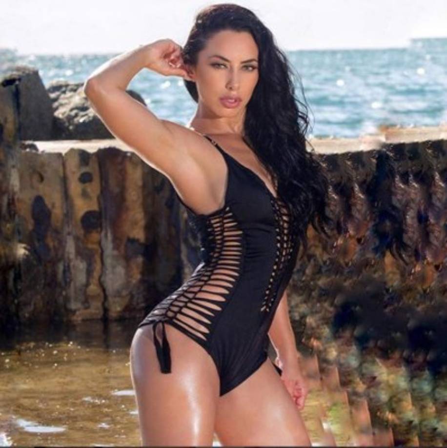 Es modelo y conductora que ha desarrolla una carrera en Miami desde 2015.