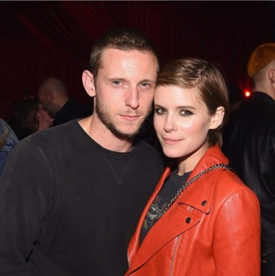 Jamie Bell ha tenido dos parejas, Evan Rachel Wood (2012-2014) y Kate Mara (2015-presente); tiene un hijo (2013).