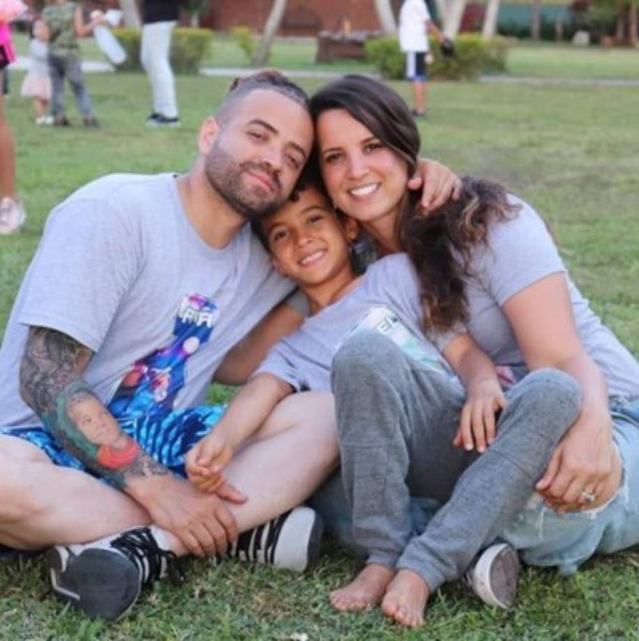 Inger rompió el silencio y también lo hizo a través de las redes sociales, donde expresó su tristeza ante esta situación y salió a dar la cara en medio de los rumores de una supuesta infidelidad por parte de él, quien además borró un controvertido video en el que explicaba que siguen viviendo juntos, aunque no tienen intimidad.