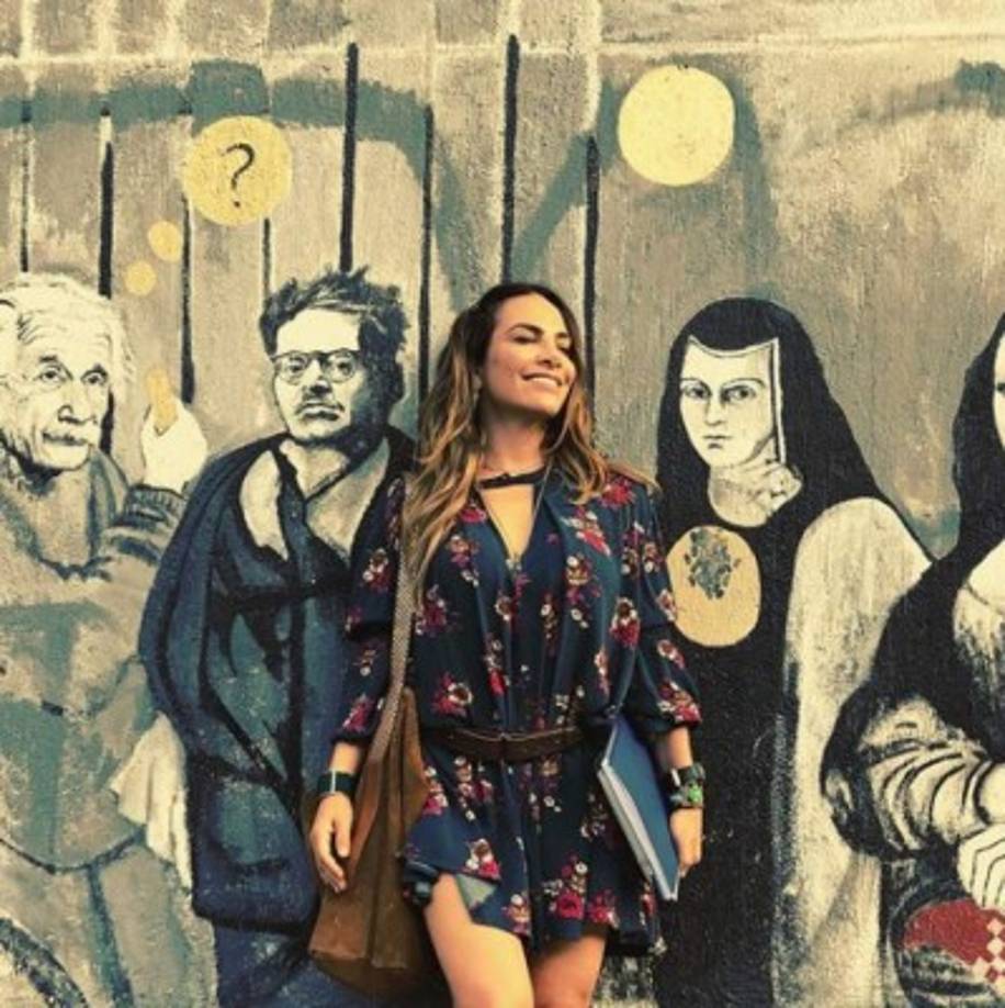 La actriz inició su carrera en la telenovela Los parientes pobres al lado de Lucero y Ernesto Laguardia.