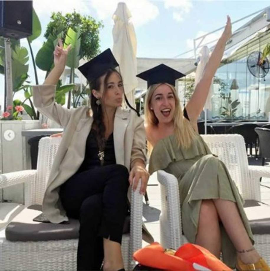 Laura Salvo recién licenciada en Derecho, con vocación por llegar a ser agente de policía.