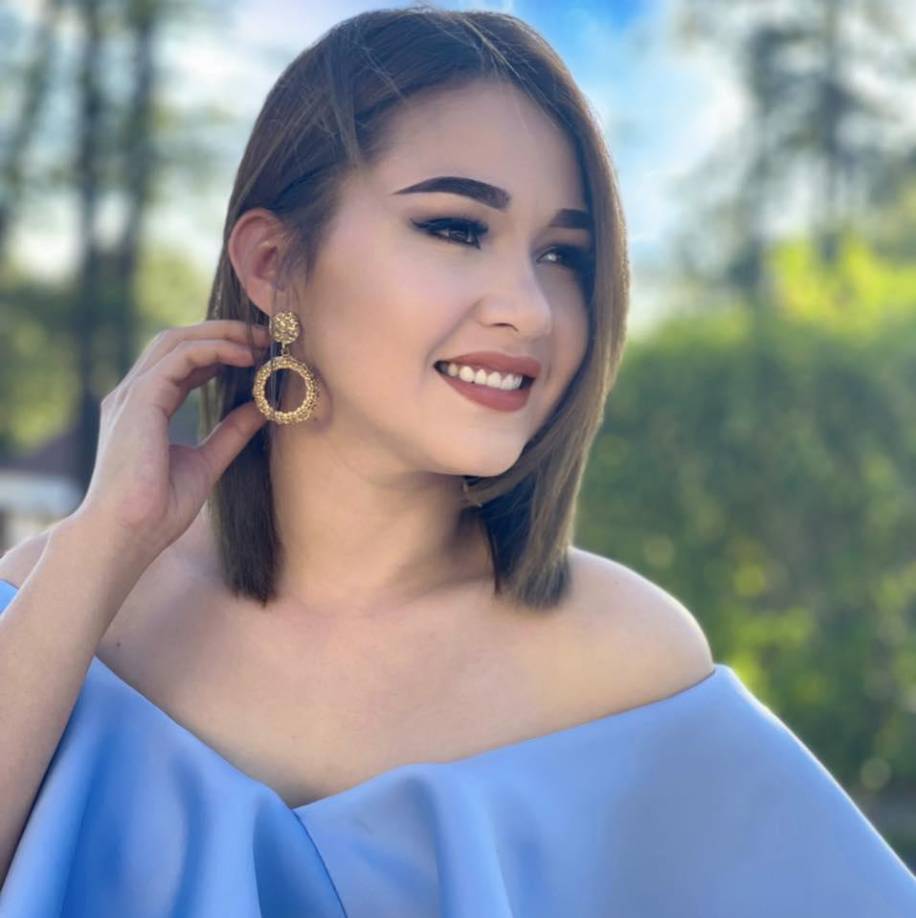 Actualmente es una de las presentadoras del programa “Qué viva la vida” del canal HCH. Estudia la carrera de periodismo y ha participado en varias obras de teatro con el Grupo Teatral Bambú. 