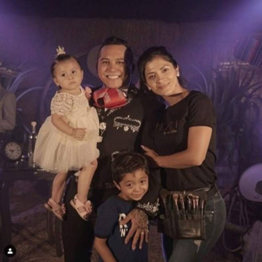 La madre de Kimberly Flores se dijo harta de las mentiras que su hija se ha dedicado a decir en medios de comunicación, donde señala que muestra una personalidad que no es, ya que aparece como buena madre, esposa y con una familia unida, hecho que afirma no existe.<br/><br/>