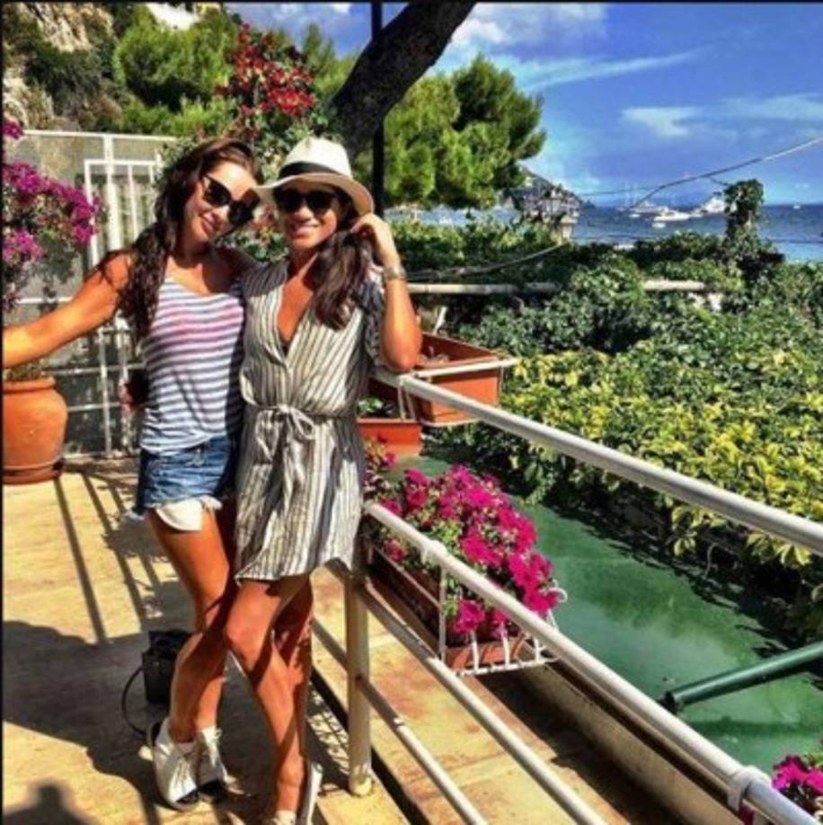 ADEMÁS: <a href='https://www.laprensa.hn/fotogalerias/sociales/1347524-410/meghan-harry-como-viviran-tras-renuncia-familia-real-britanica' style='color:red;text-decoration:underline' target='_blank'>Cómo vivirán Harry y Meghan tras su renuncia a la familia real británica</a>