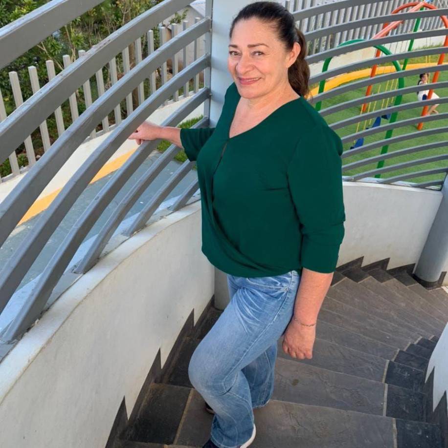 “Gracias a las personas que nos brindan su apoyo en estos momentos tan difíciles, sigan teniendo a mi mamá en sus oraciones, por favor”, publicó.