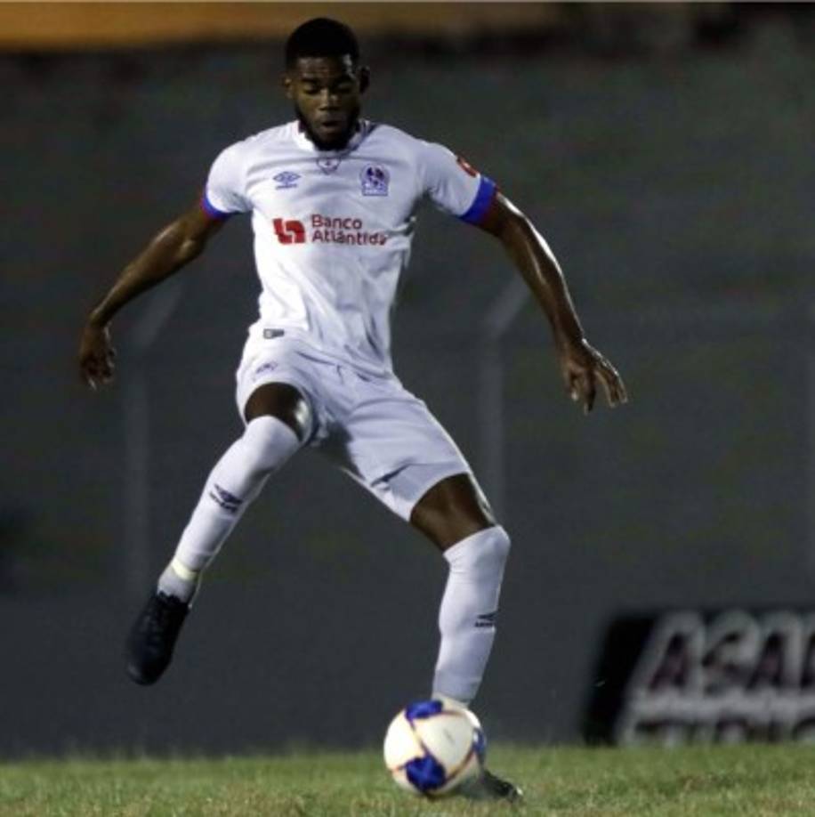 9. Elvin Casildo - Defensa del Olimpia.