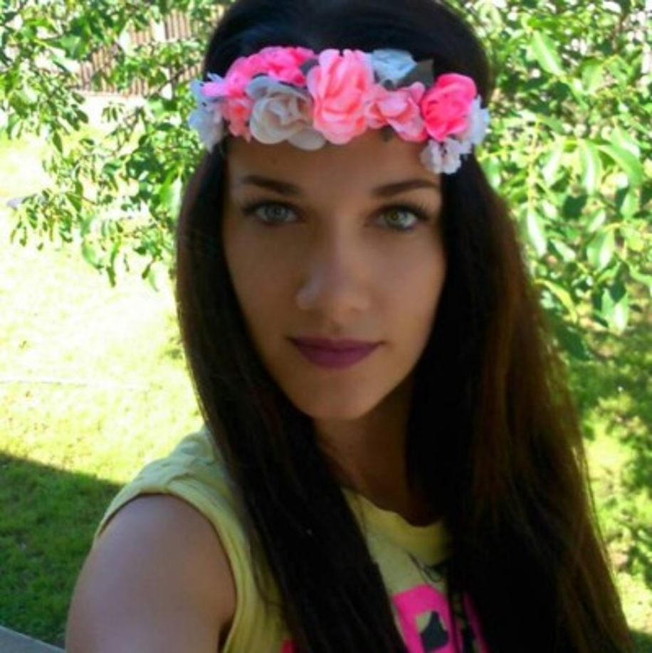 La chica cuenta con 28 años de edad. De momento se quedará en Hungría.