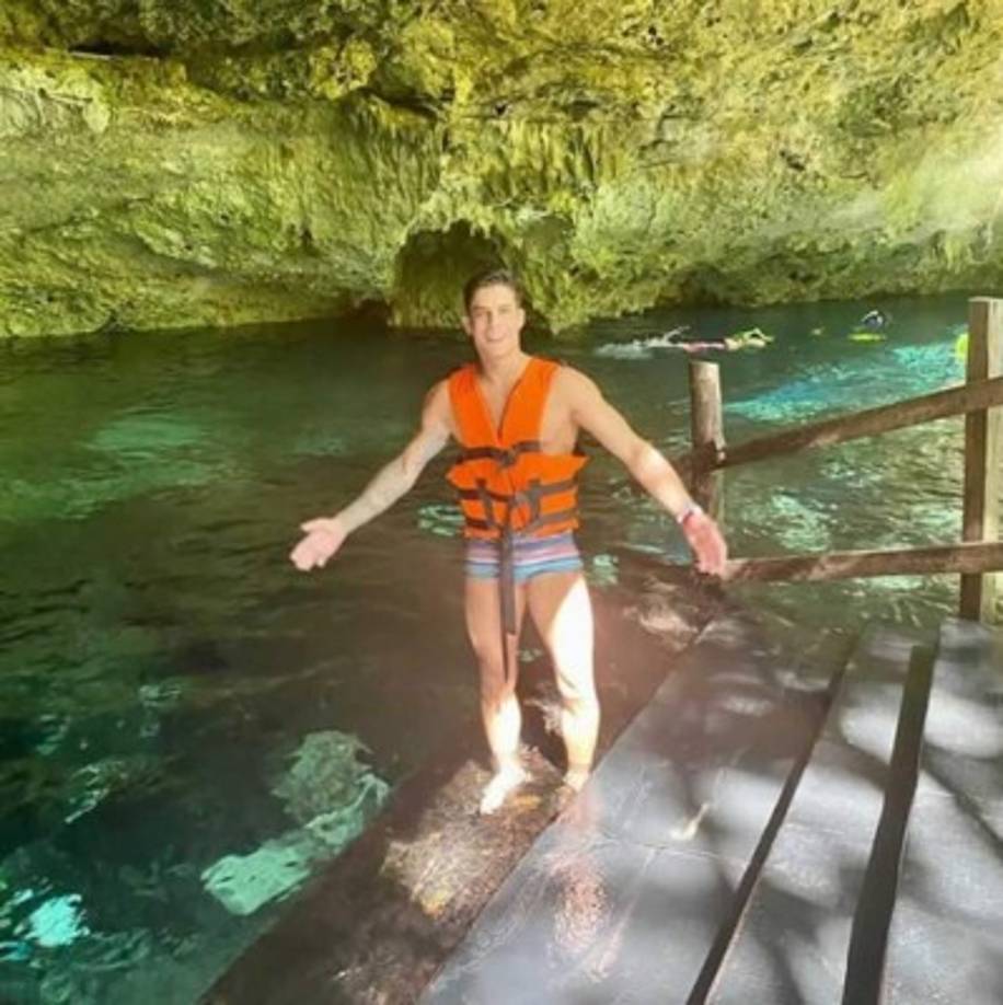 Tiago Ramos compartió esta imagen desde un cenote de Cancún, a donde habría viajado con la mamá de Neymar para vivir su aventura de amor.