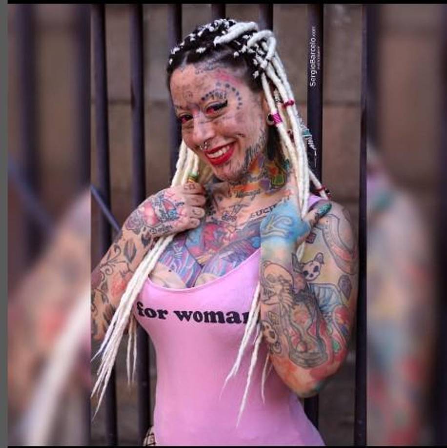 A Lidia la han marcado de por vida cosas graves que sucedían en su casa, según revela sin profundizar. Pero aclara que esas <i>cosas</i> se sabrán en una novela que lleva varios años escribiendo.