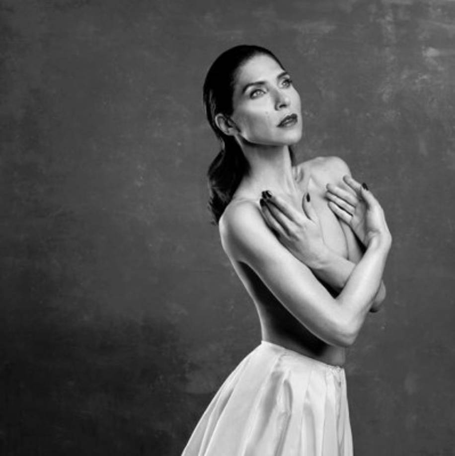 Ahora la actriz y modelo aconseja a otras mujeres ha visitar el doctor y explorarse.