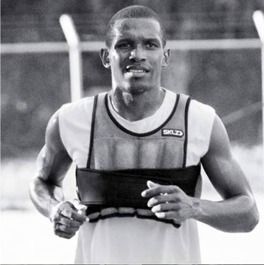 Franklin Moreno jugó para el Municipal Liberia y el Santa Rosa de la Liga de Ascenso del fútbol de Costa Rica.