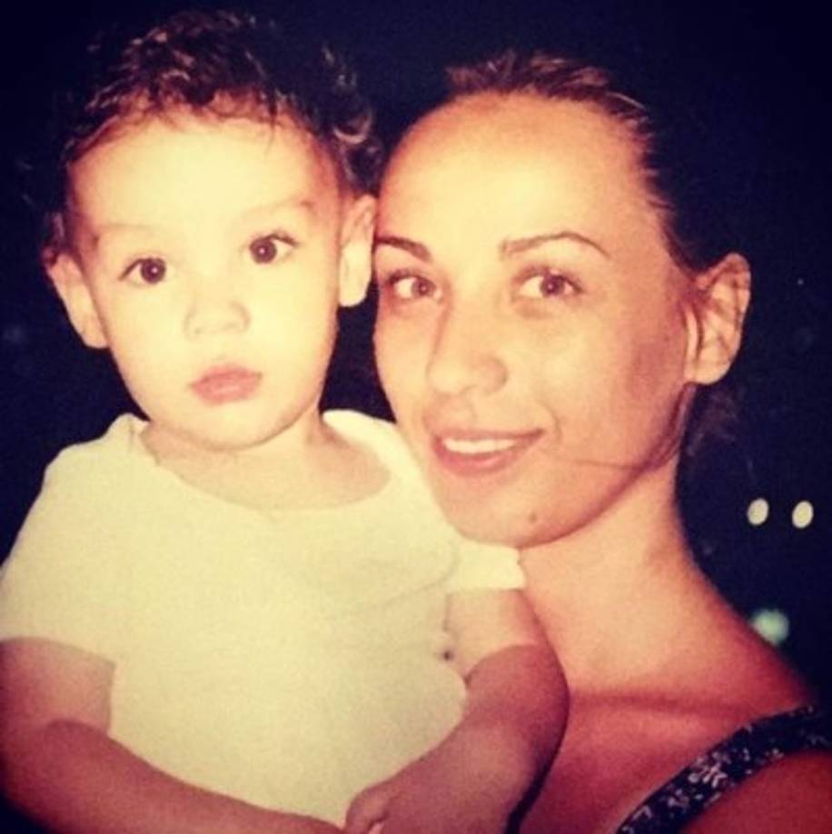 Posteriormente se inició en las telenovelas como 'Yo compro esa mujer', 'Los parientes pobres', 'Te sigo amando', entre otras. <br/><br/>En 1998 se unió al programa cómico Derbez en cuando, donde la actriz dio a conocer su faceta como comediante al lado del actor Eugenio Derbez.