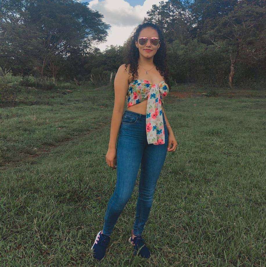 El cuerpo de Isis Daniela quedó inerte en el lugar.