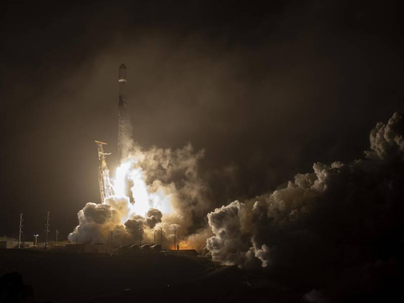 La NASA lanzó una nave espacial que tiene previsto impactar deliberadamente con un asteroide para desviar su órbita.