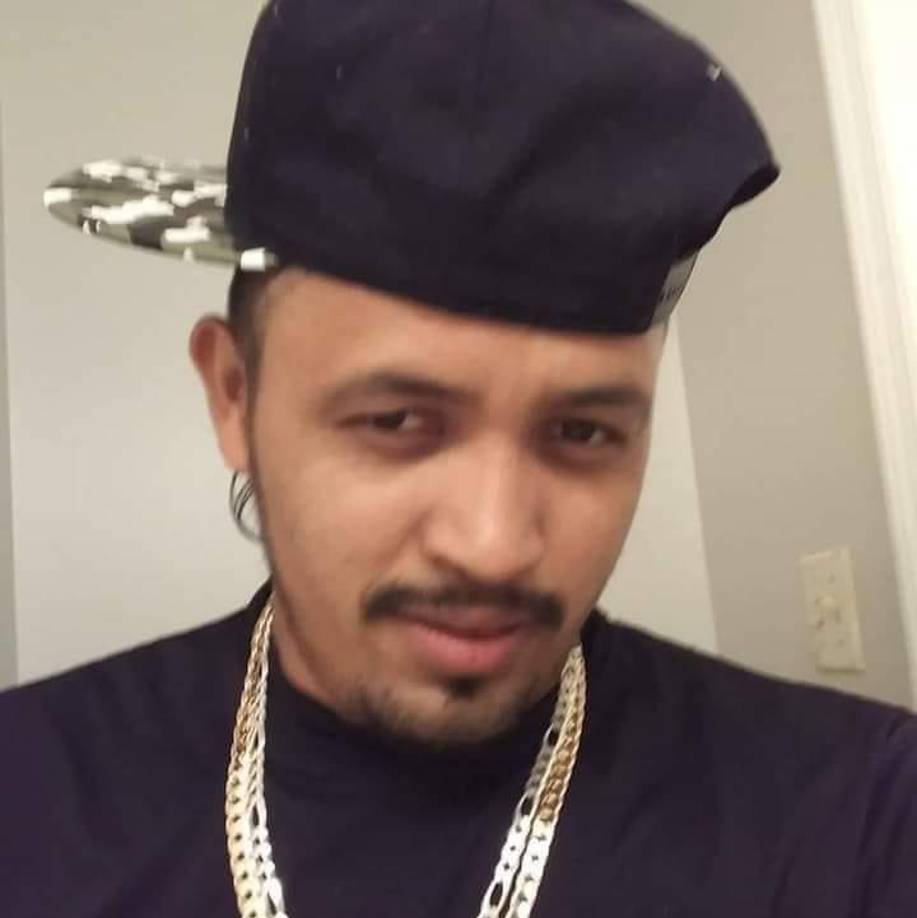 Según algunos de sus amigos en las redes sociales, Juan Carlos tenÍa dos años y medios de vivir en Estados Unidos.