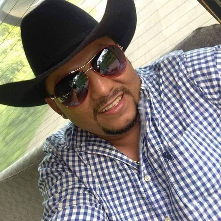 La arremetida de los hombres armados sorprendió a las dos víctimas, identificadas como Norman Alejandro Betancourth (44) y Leónidas Romero. 