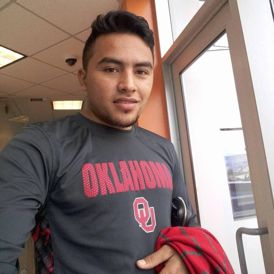 Los Bomberos detallan en su reporte que la emergencia fue atendida tras llamada de auxilio de cuadrilla de la Enee, pero que cuando fue trasladado a centro hospitalario perdió sus signos vitales siendo dada la notificación por médicos de turno a sus compañeros y familiares, procediendo entrega a autoridades policiales para su levantamiento por Medicina Forense.