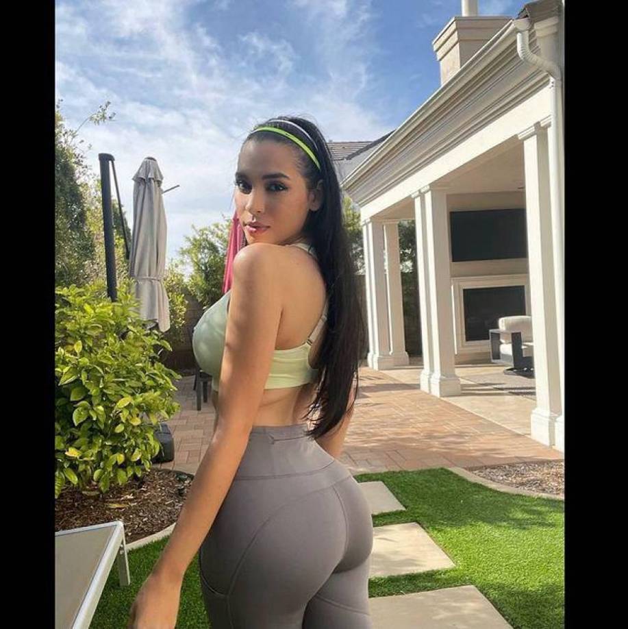 Joselinn Silver es el nuevo amor del futbolista catracho y ahora todos se preguntan quién es la hermosa chica que lo acompaña.