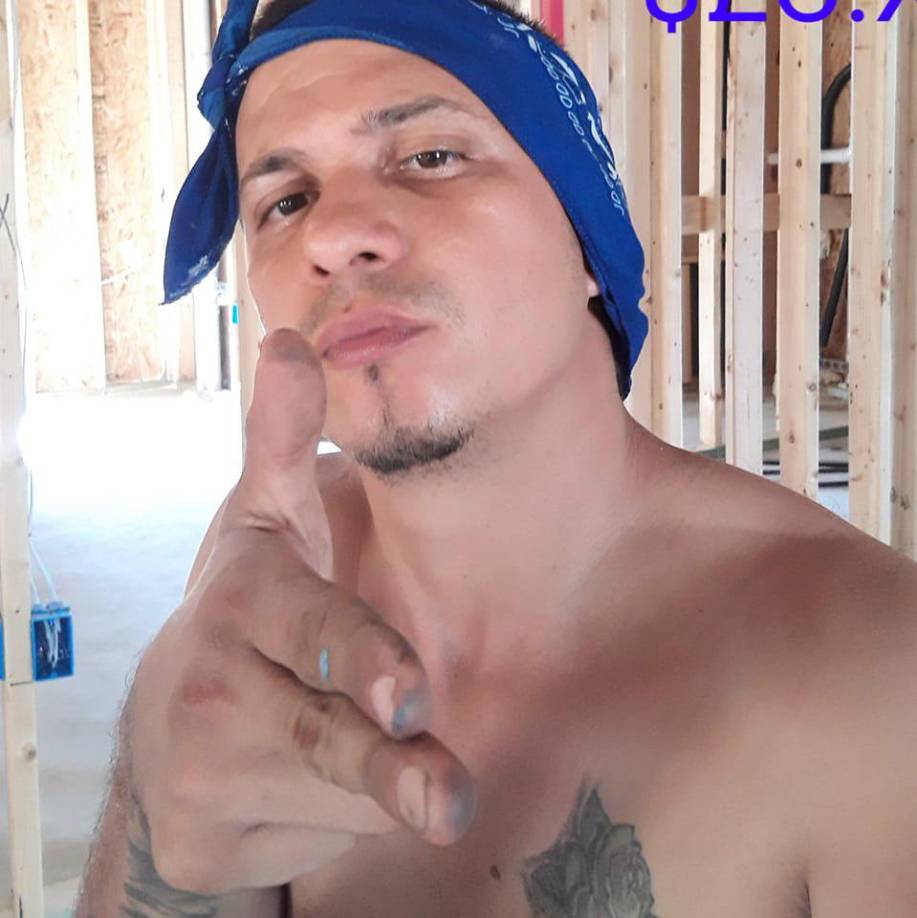 Rivas fue visto por última vez el 3 de octubre conduciendo un Ford Focus 2015.