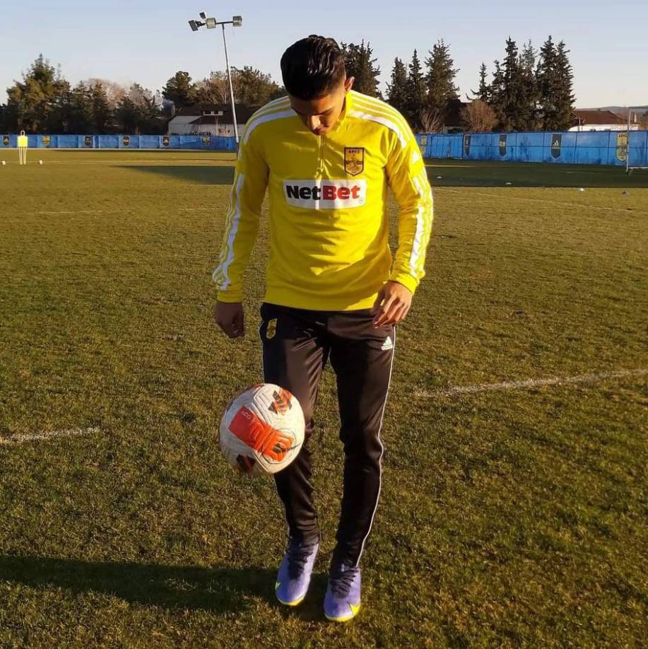 Luis Palma mostró su calidad técnica en la primera práctica que tuvo con el Aris Salónica de la primera división de Grecia.