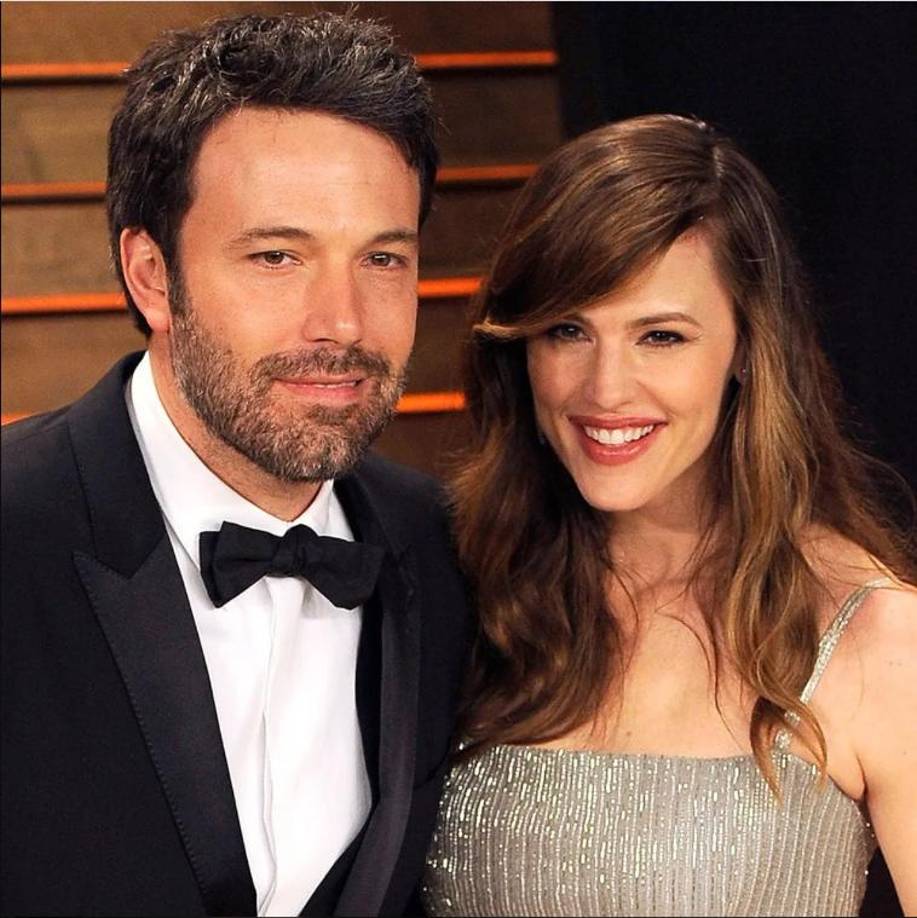 Affleck, actualmente de 49 años, estuvo casado con Garner entre 2005 y 2018. Ambos se conocieron en el set del filme bélico, Pearl Harbor (2001), pero, según confesaron, se enamoraron durante el rodaje de Daredevil (2003).