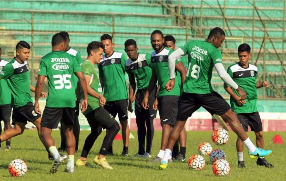 El Marathón estaría en busca de un lateral derecho para el próximo Torneo Apertura.