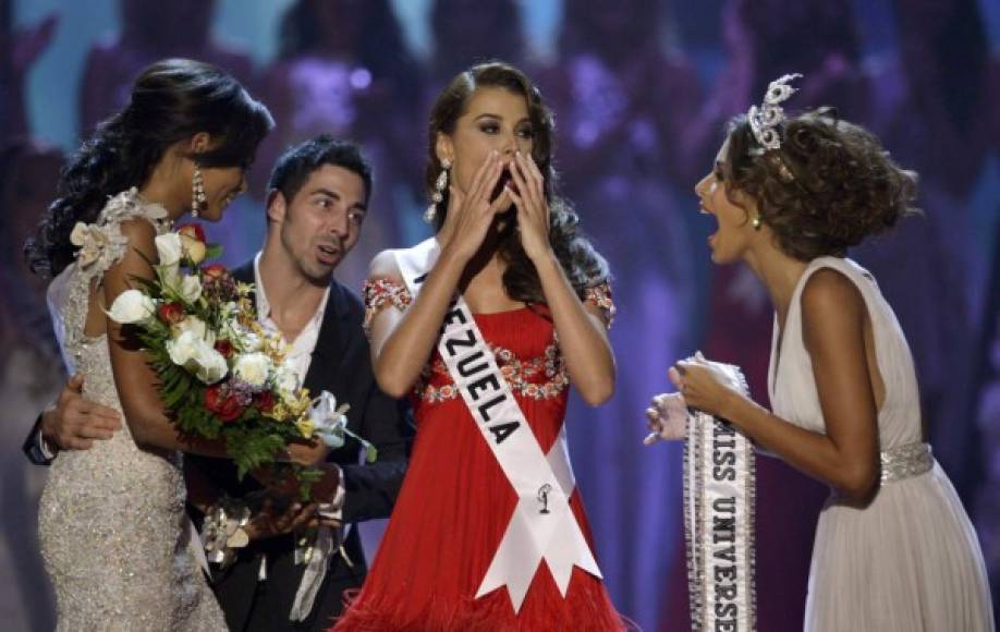 El 14 de julio de 2008, Dayana obtuvo el título Miss Universo 2008, durante el certamen que se realizó en Nha Trang, Vietnam. Un año después Stefanía Fernández se coronó.