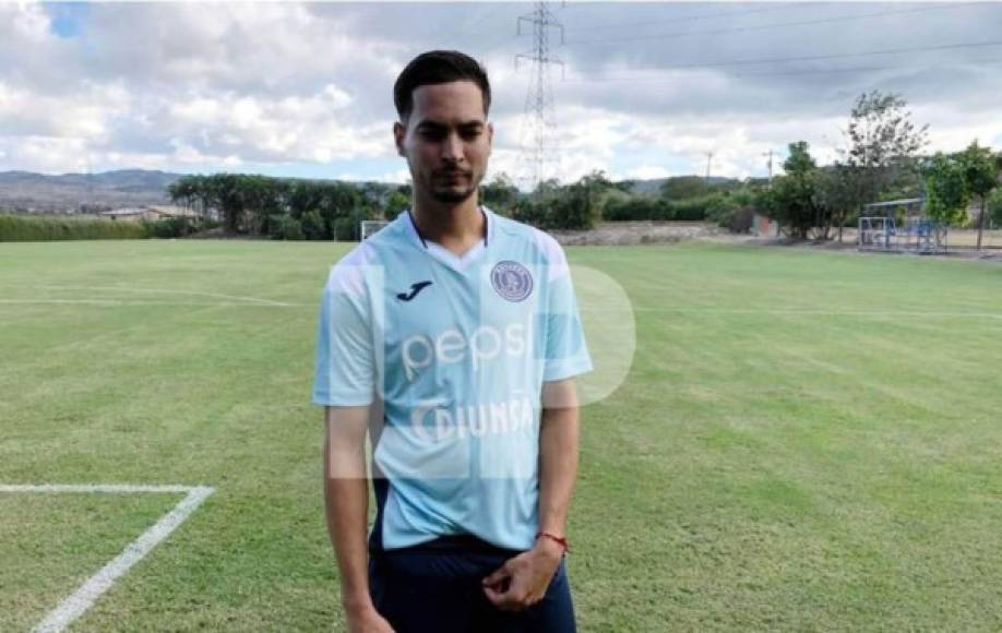 Marcelo Canales: Motagua y Olimpia solventaron el problema que tenía el volante ya que en el club olimpista habían señalado que el mediocampista todavía tenía contrato con ellos. Finalmente el jugador estará con los azules en el Clausura 2020.