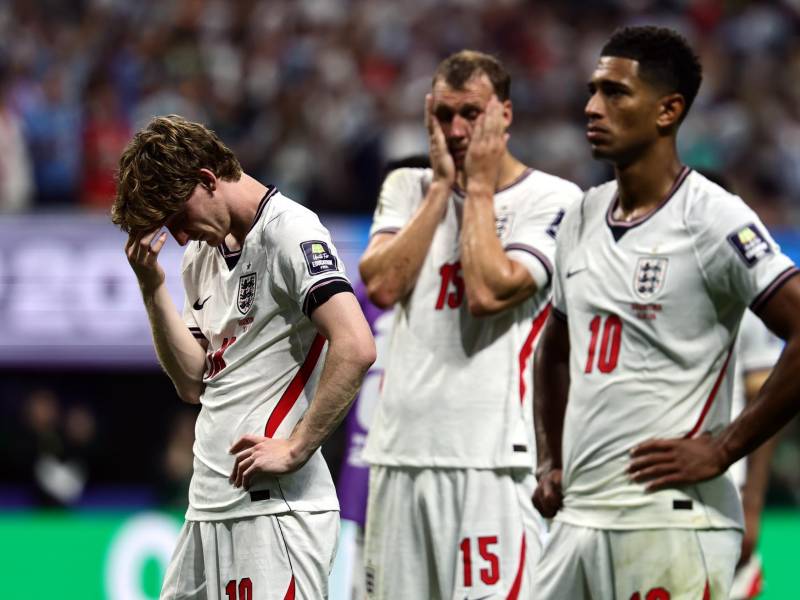 Tristeza en jugadores de Inglaterra.