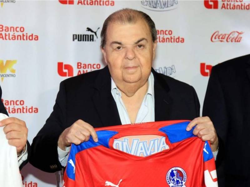 Rafael Ferrari en la presentación de la nueva camiseta del Olimpia. Foto Ronald Aceituno