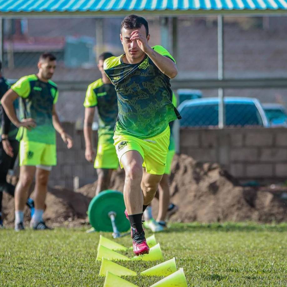 El delantero argentino Brian Visser todavía no ha podido ser incrito en la Liga Nacioonal por el Olancho FC ya que el Vida no finiquita su salida, pues aduce que tuvo el salario al día y cuenta con seis meses de contrato.