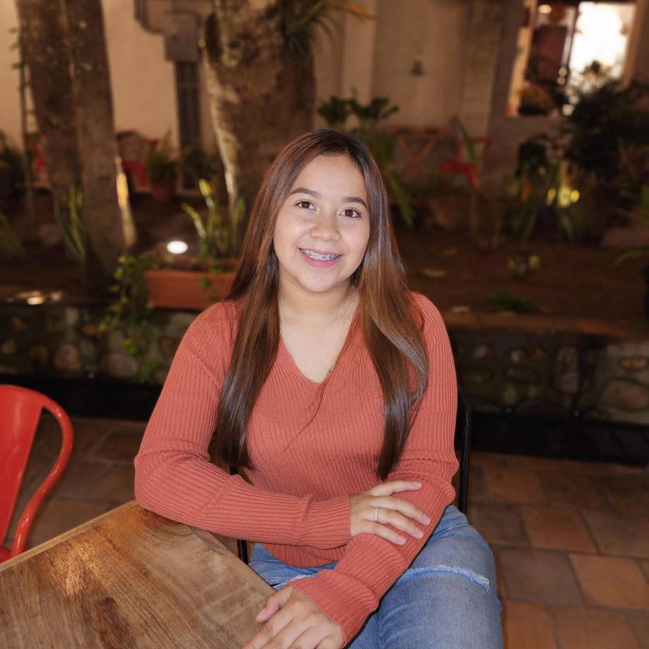 Saric era originaria de Siguatepeque y residía en Cerro Azul, Taulabé. En redes sociales, amigos, vecinos y familiares lamentan su muerte. 