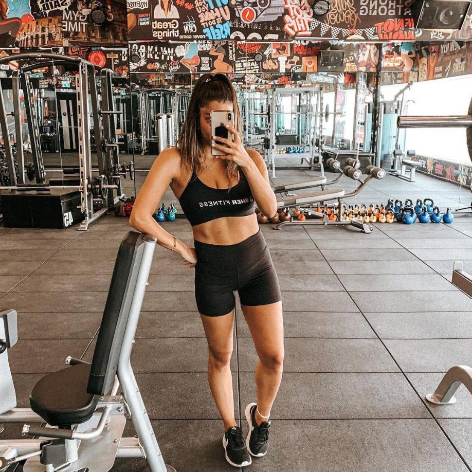 “Liron ayudó a los heridos mientras estábamos bajo ataque. El ruido de los disparos comenzó a acercarse, los policías se pararon en la puerta listos con sus armas y se miraron con una mirada asustada y gritaron “¡tormenta!””, recordó.