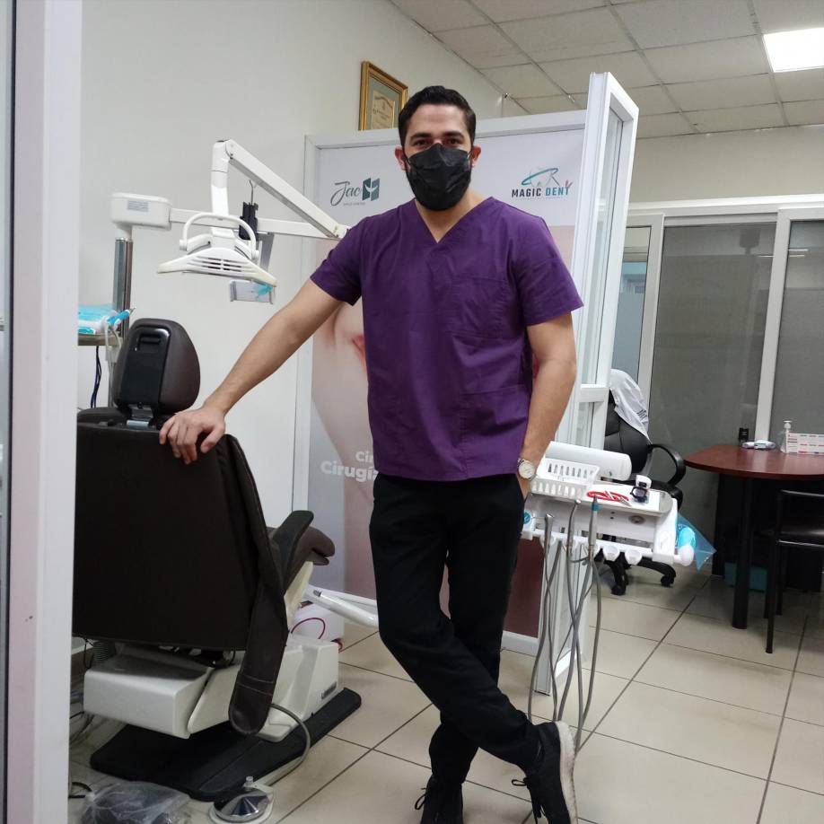 Fue así como nació el sueño de tener una clínica donde pudiera combinar sus dos pasiones.