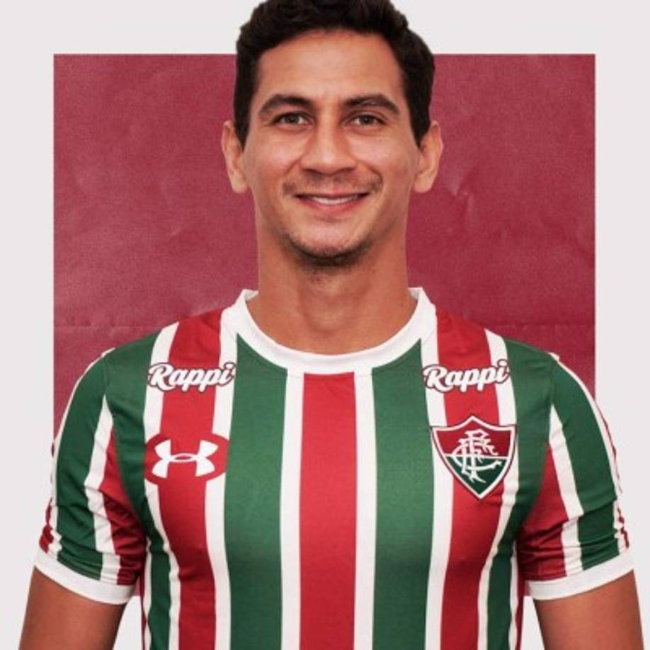 Tras apenas unos meses en Francia, Paulo Henrique Chagas de Lima ‘Ganso’ regresa a su país para seguir jugando al fútbol en el lugar donde destacó. El futbolista brasileño se ha comprometido con el Fluminense tras cortar su periodo en el Amiens, al que llega libre tras haber rescindido su contrato con el Sevilla FC, aunque el club nervionense habla en su web oficial de un traspaso. El centrocampista ha firmado por cinco años con el club de Rio de Janeiro.