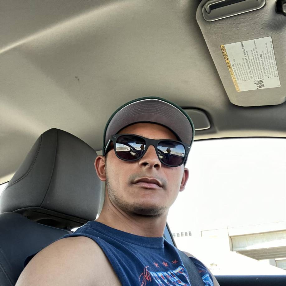 Ebinzon era muy activo en las redes sociales en donde presumía a sus hijos y sus actividades diarias.