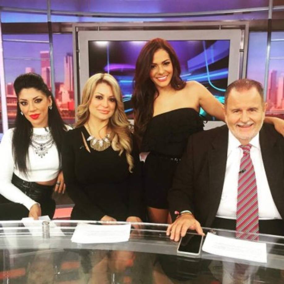 Nathalia Casco y Raúl de Molina junto a Las Horóscopos de Durango.