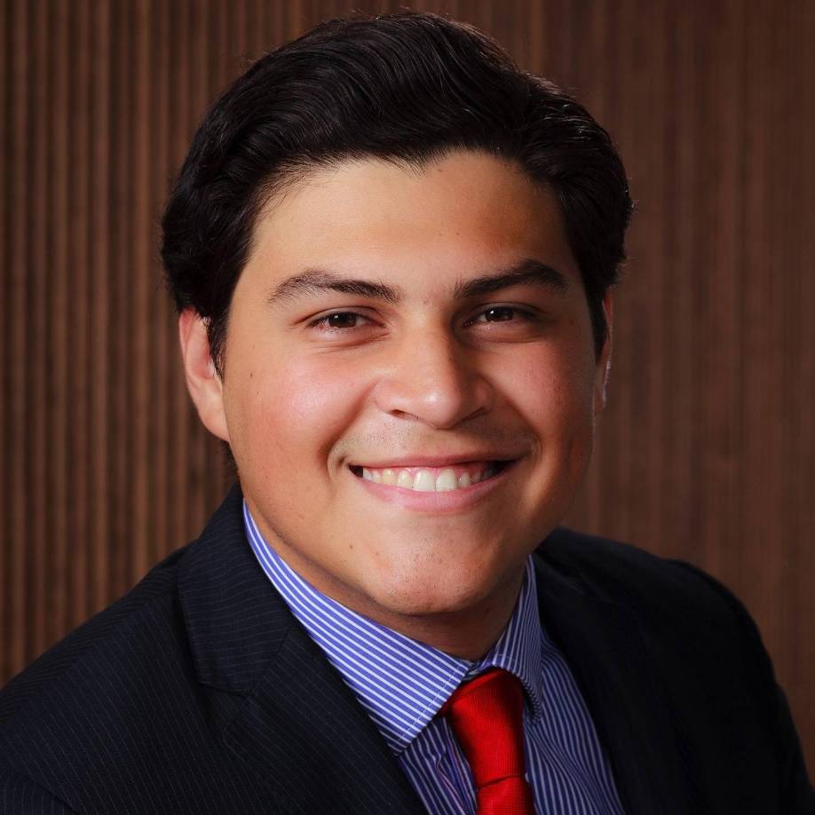 Marlon David Ochoa Martínez nació el 16 de diciembre de 1991 en la ciudad de Comayagüela. Sus años de educación primaria y secundaria fueron completados en el Centro Escolar Aldebarán. 