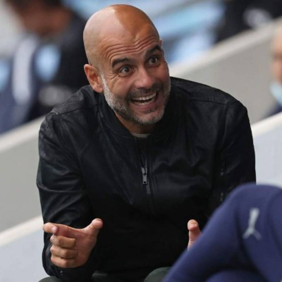 Pep Guardiola ha confirmado que hay jugadores del Manchester City que quieren marcharse, como puede ser Gabriel Jesús o Bernardo Silva podrían ser uno de ellos: “¿Bernardo Silva? Es nuestro jugador, hay dos, tres o cuatro jugadores que quieren salir. Pero son futbolistas nuestros y tienen contratos. Si traen ofertas, estamos dispuestos a verlas. La puerta está abierta porque no queremos a nadie insatisfecho. Mientras tanto, se quedarán”.<br/><br/>El entrenador siguió hablando de las salidas: “Los jugadores tienen que irse ahora, no a mitad de temporada. Que vengan los representantes y nos lo digan”. Eso sí, con una propuesta convincente. “Si no traen ofertas, tendrán que quedarse. Cada decisión es la mejor para el club, no para mí ni para ellos. Después no pueden quejarse, ahora tienen que decidir irse o no. Si no después tendrán que mantener silencio, y ponerse al servicio del equipo”. Y ha concluido que 'el City está por encima de todos”.