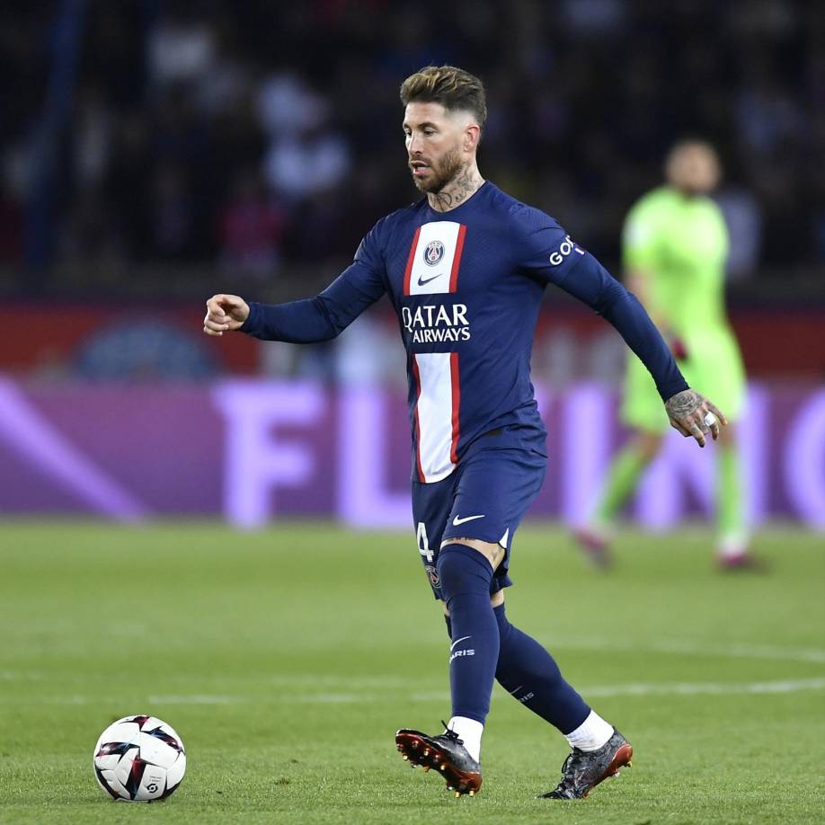 Asimismo, al parecer Sergio Ramos extenderá su contrato con el PSG por una temporada más, así lo informó Le Parisien.