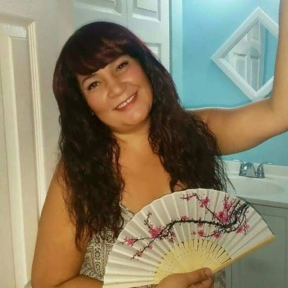 Kevin Elvir: Este mensaje es dedicado para la persona mas importante en mi vida (Tania Judith Balcaceres) en este su día tan especial. Si pudiera volver a nacer solo hay una cosa que pediría y es que usted fuese mi madre otra vez! Te amo madre. P.D. Gracias al equipo de La Prensa HN por permitir este gesto tan bello con las madres en su día tan especial.