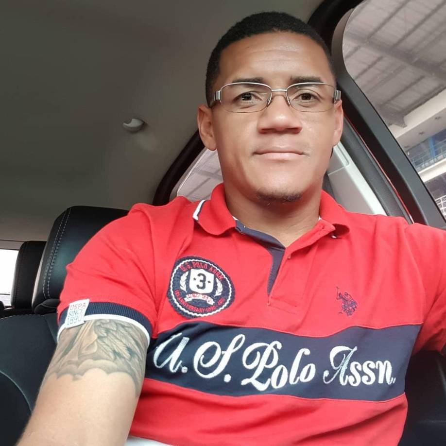 Ejemplo: Carlos Will Mejía comenzó sus estudios en el 2014 y los pudo culminar. 