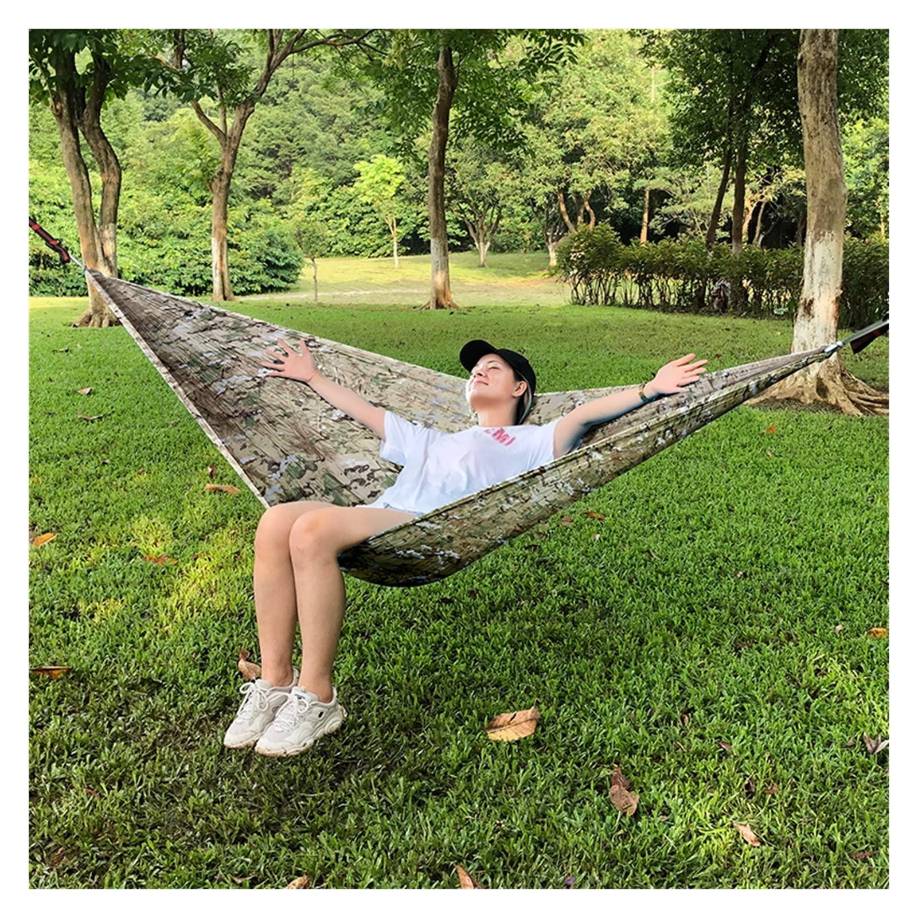 Disminuye los pensamientos negativos: Por lo general, los altos niveles de estrés y ansiedad causados por llevar un ritmo de vida acelerado, pueden afectar la salud mental. Al realizar la terapia verde, lo recomendable es dar un paseo en un lugar natural por al menos 90 minutos. De esta forma, no solo es posible disminuir los pensamientos negativos, también se sustituyen por pensamientos positivos. Además, la actividad neuronal generada en la corteza frontal se limita, lo que es beneficioso para la salud mental.