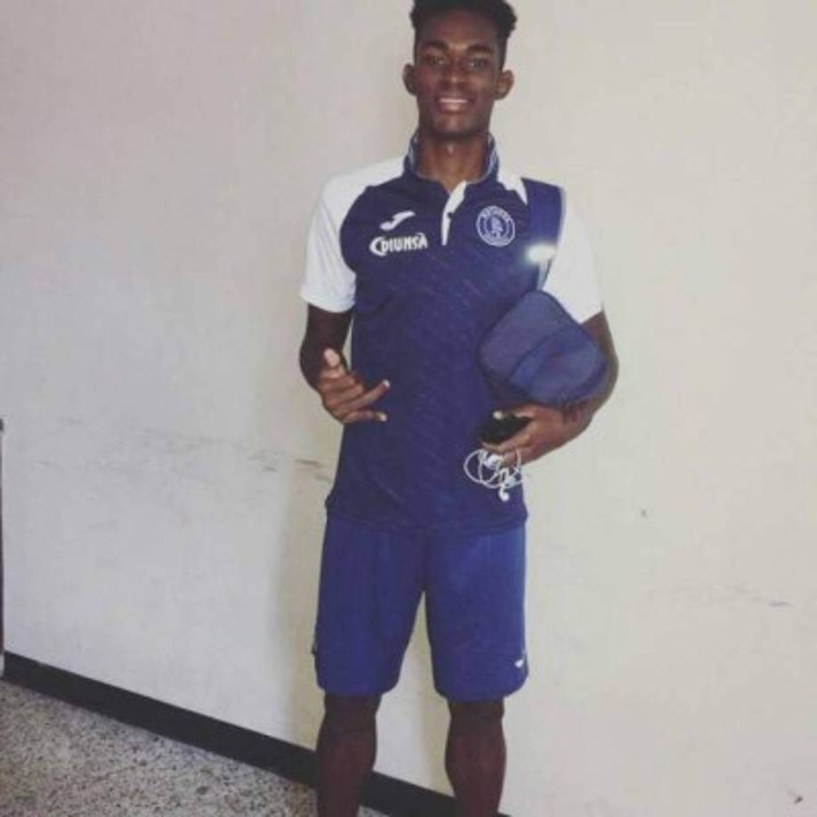 Ángel Barrios: El juvenil fue dado de baja en el Motagua ya que no entra en los planes de Diego Vázquez.
