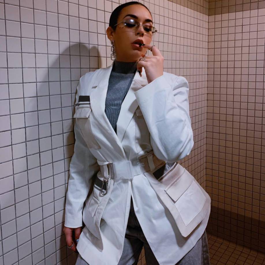 Jesaaelys nació el 18 de junio de 1996, es la primera hija de Daddy Yankee y su esposa Mireddys González. Ella tiene dos millones de seguidores en Instagram y cerca de cinco millones en TikTok. Jesaaelys ha construido una sólida presencia en redes sociales, compartiendo blogs y tutoriales de maquillaje.