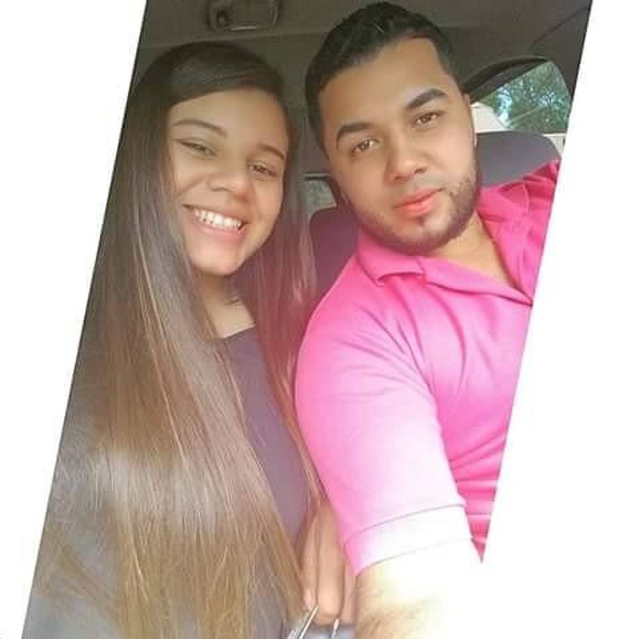 El agresor fue rápidamente neutralizado por los agentes utilizando una pistola eléctrica.