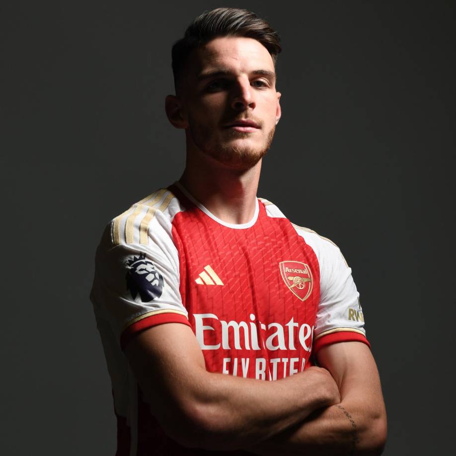 El Arsenal confirmó este sábado el fichaje del centrocampista Declan Rice, procedente del West Ham United, por 105 millones de libras (122 millones de euros).