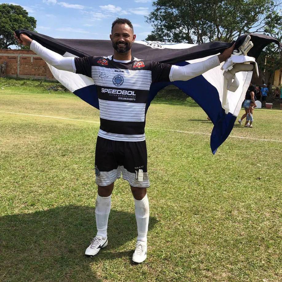 El portero volvió a ser noticia en Brasil, ya que, un equipo decidió ficharlo a sus 38 años después de recibir libertad condicional.